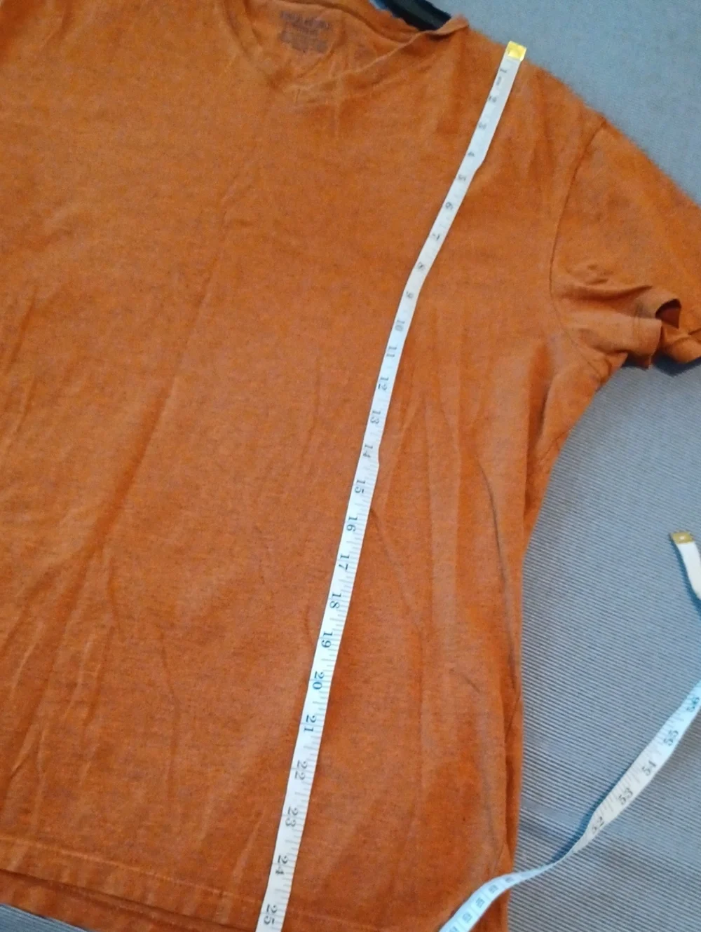 > Banana Republic Men's V-Neck Short Sleeve Tee - Rust Orange And Khaki Polo XL